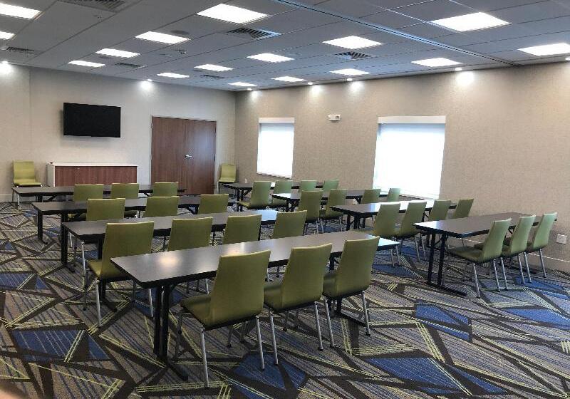 ホテル Holiday Inn Express And Suites Hannibal   Medical Center By Ihg
