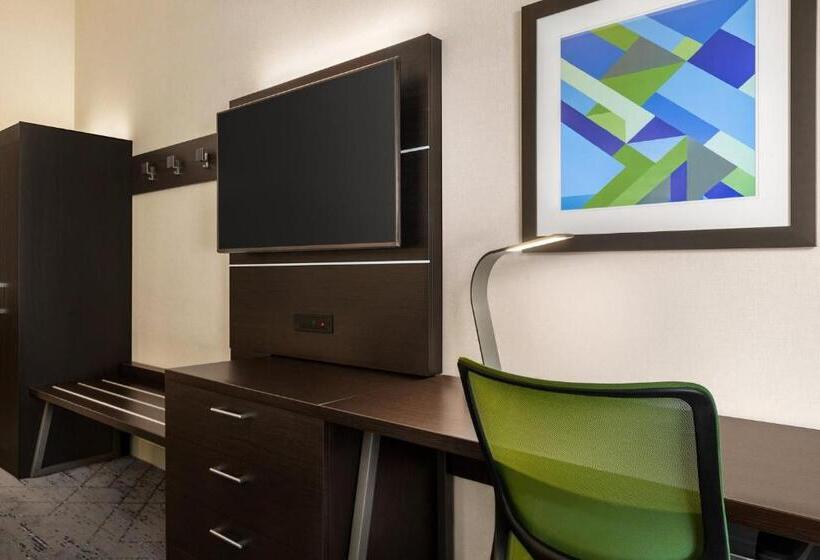 فندق Holiday Inn Express & Suites Redding, An Ihg