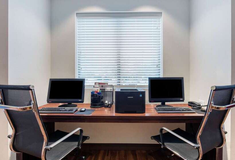 فندق Mainstay Suites St. Louis Airport