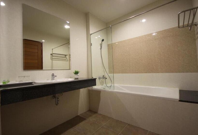 هتل Paragon Suites Resort