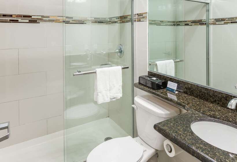 هتل Quality Inn Near Sunset Park