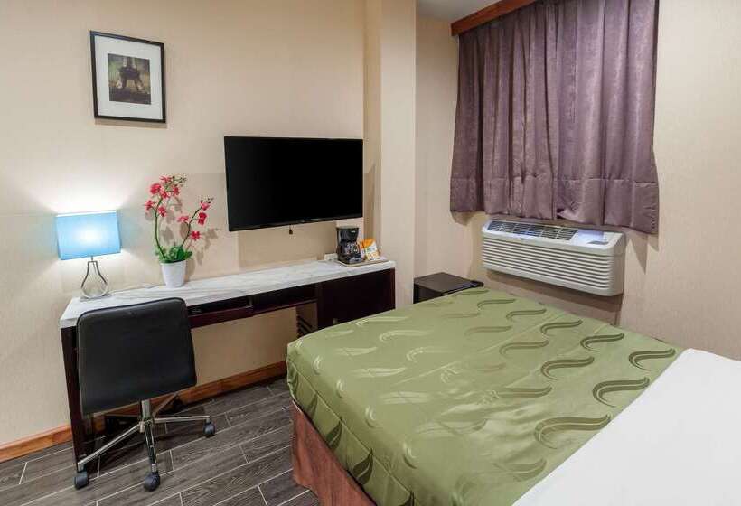 هتل Quality Inn Near Sunset Park
