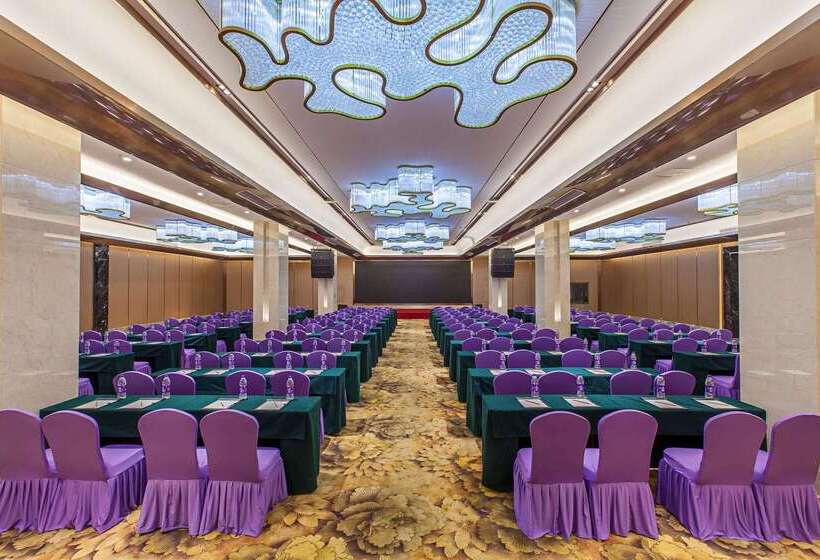 هتل Ramada By Wyndham Taixing