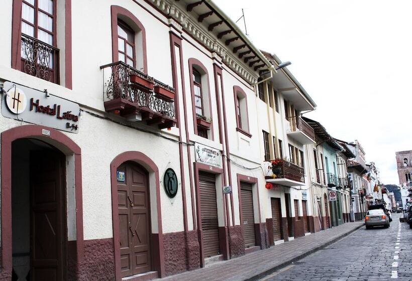 هاستل Hostal Latina