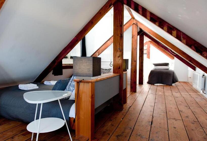 مبيت وإفطار Canal Holiday Apartment