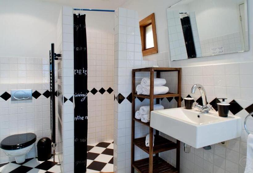 مبيت وإفطار Canal Holiday Apartment