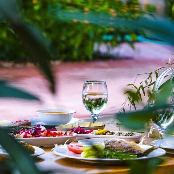 تختخواب و صبحانه Lemon Garden Lodge