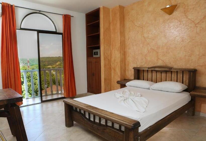 هتل Anamichu Suites