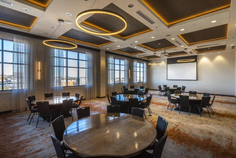 בית מלון כפרי Indigo Tulsa Dwtn/entertainment Area