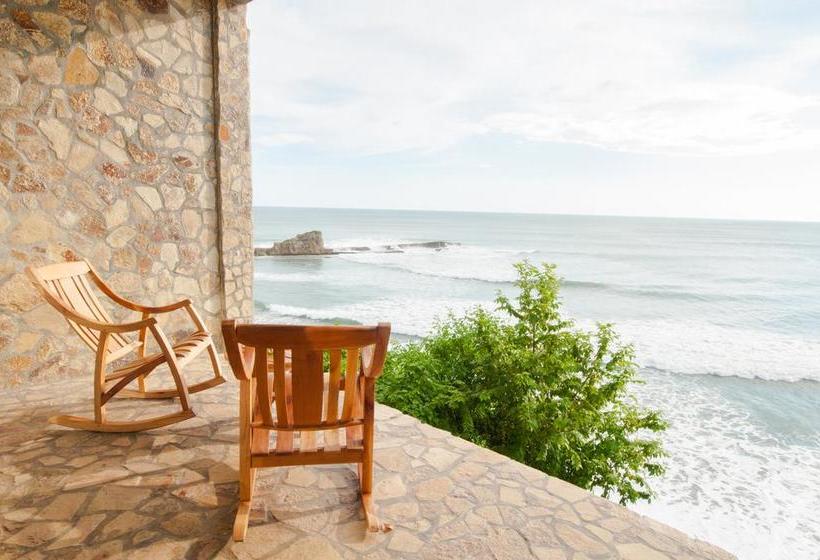 هتل Magnific Rock   Surf Resort & Yoga Retreat Nicaragua