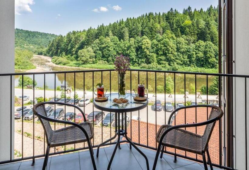 בית מלון כפרי Osonnya Karpaty Resort Medical & Spa