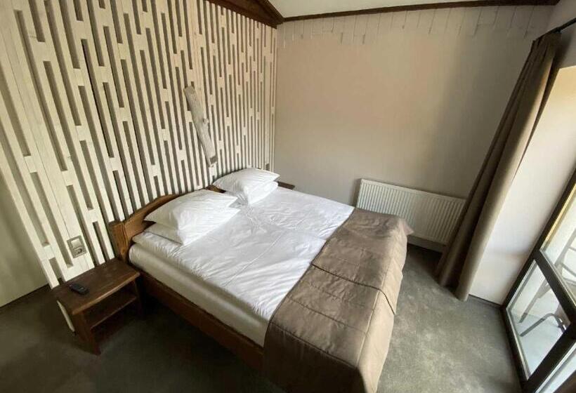 בית מלון כפרי Osonnya Karpaty Resort Medical & Spa