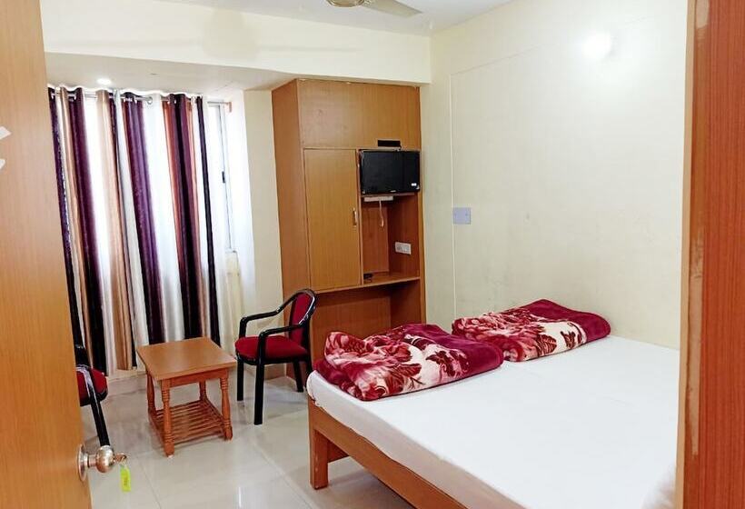 فندق Rajdhani Plaza