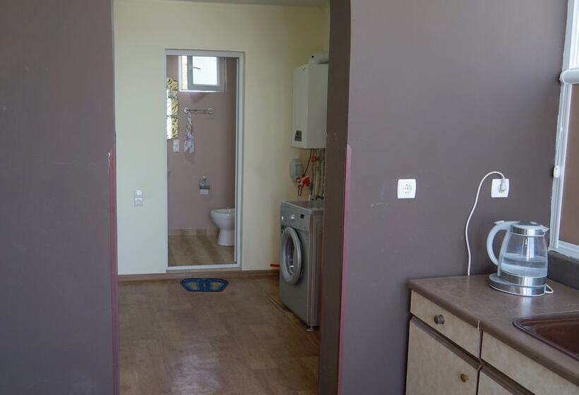 هاستل Mimino Guest House
