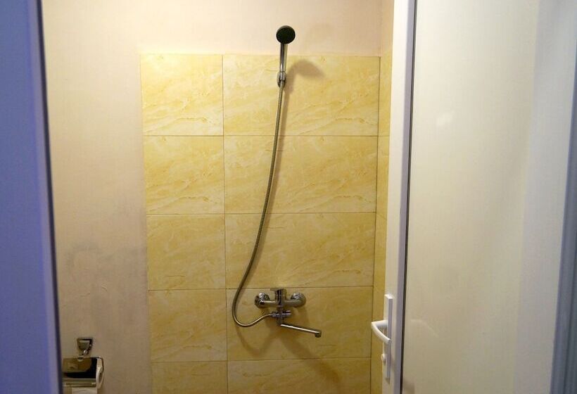 هاستل Mimino Guest House