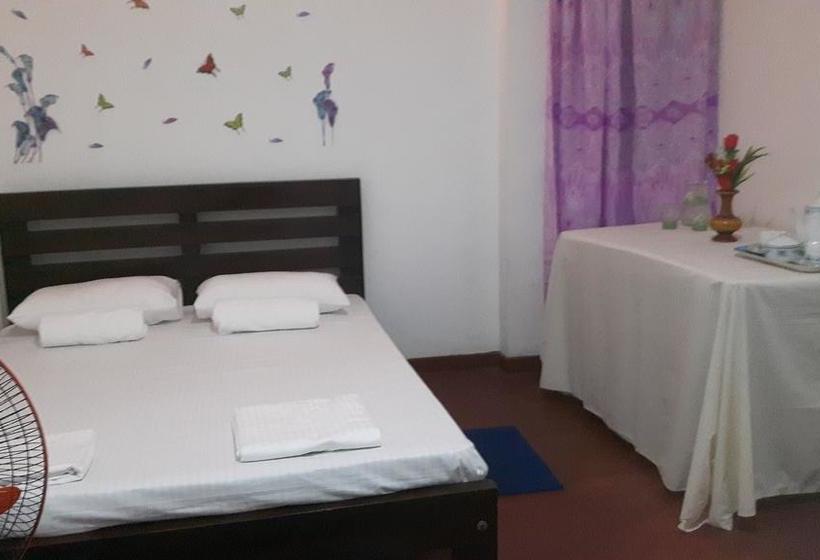 Aamiaismajoitus (B&B) Gamage Friendly Home