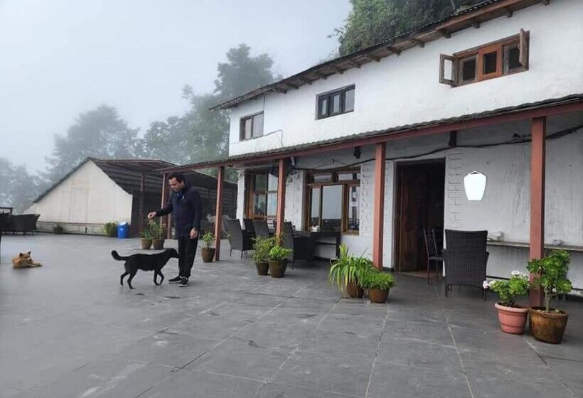Everest Manla Resort