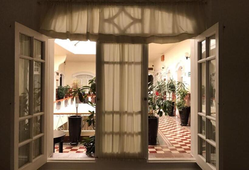 فندق De Los Baños