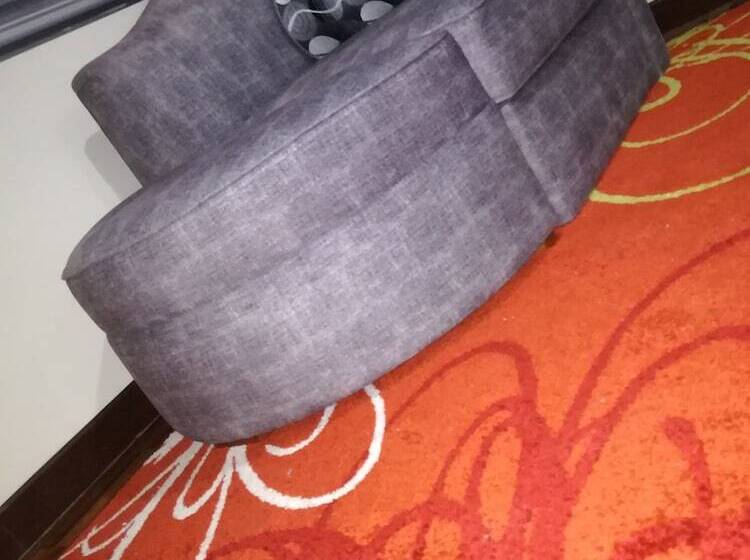 هتل Luxstone Executive & Suites