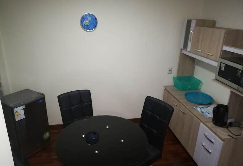 هتل Luxstone Executive & Suites