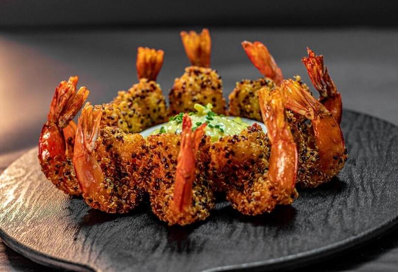 Quindeloma Art Hotel And Gallery