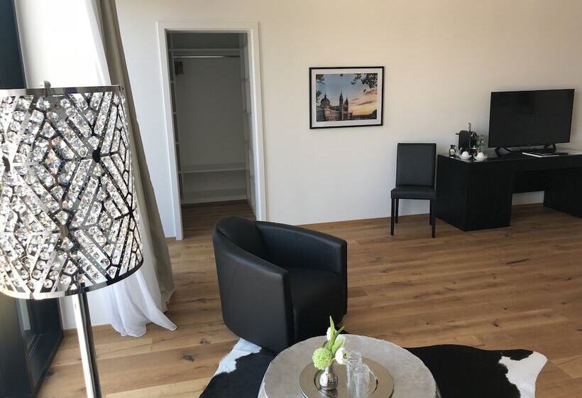 هتل Voss Villa