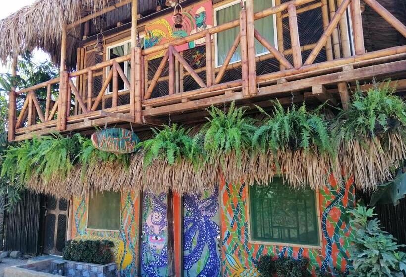La Natura Hostel & Pool