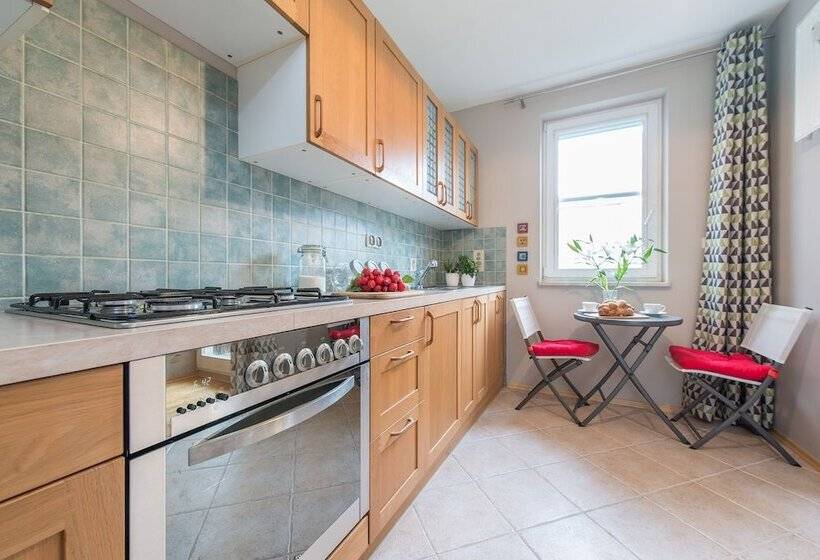 P&o Apartments Center