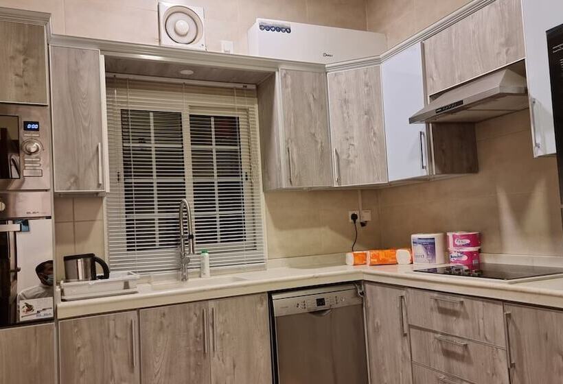 اقامتگاه Hometel Al Ghamdi