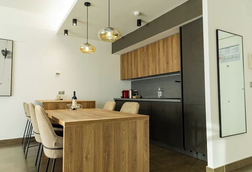Guillman Suites