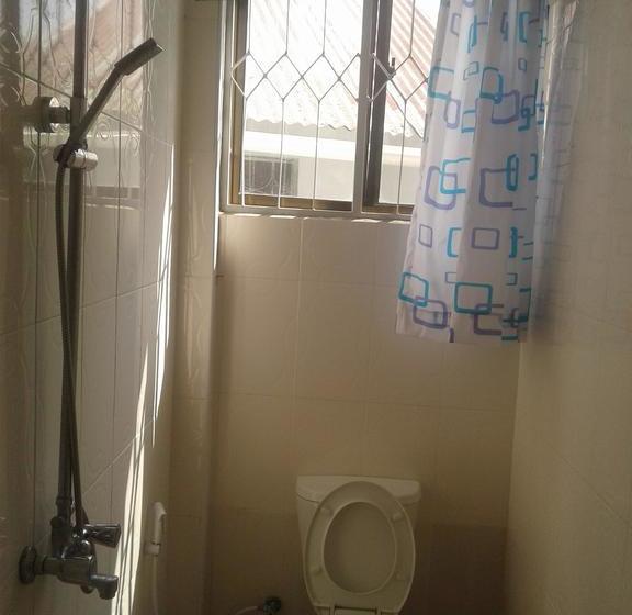 בית מלון כפרי B10 Airport Lodge