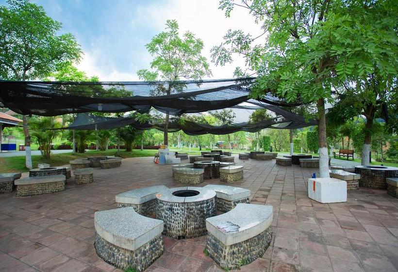 هتل Xishuangbanna Yajule City Golf