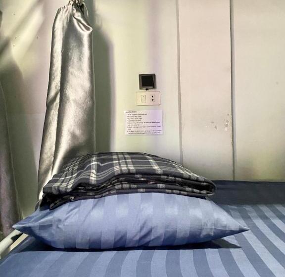 Sunrise Riverside Pool Hostel