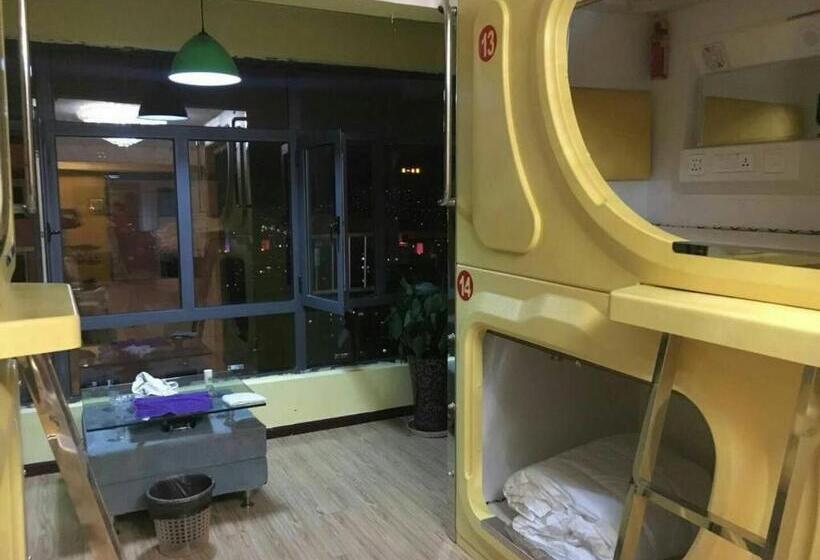 Wuwei Qiyou Space Capsule Hostel