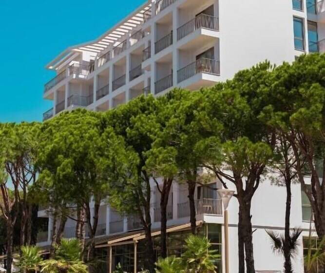 هتل Fllad Resort & Spa