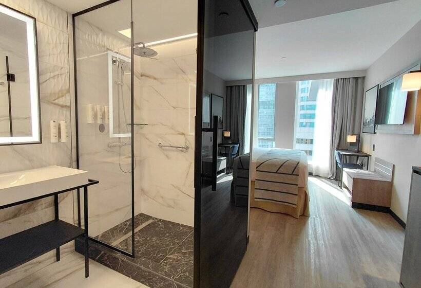 Hotel Riu Plaza Toronto