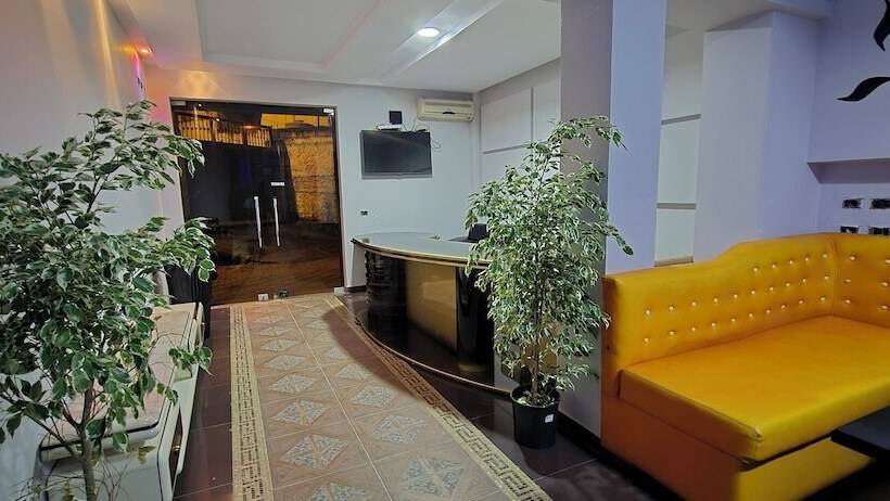 Koa Hotel Tiranë