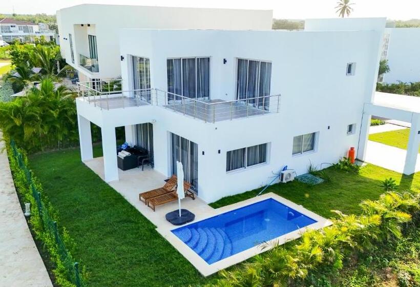 استراحتگاه Ka  Romana Residences