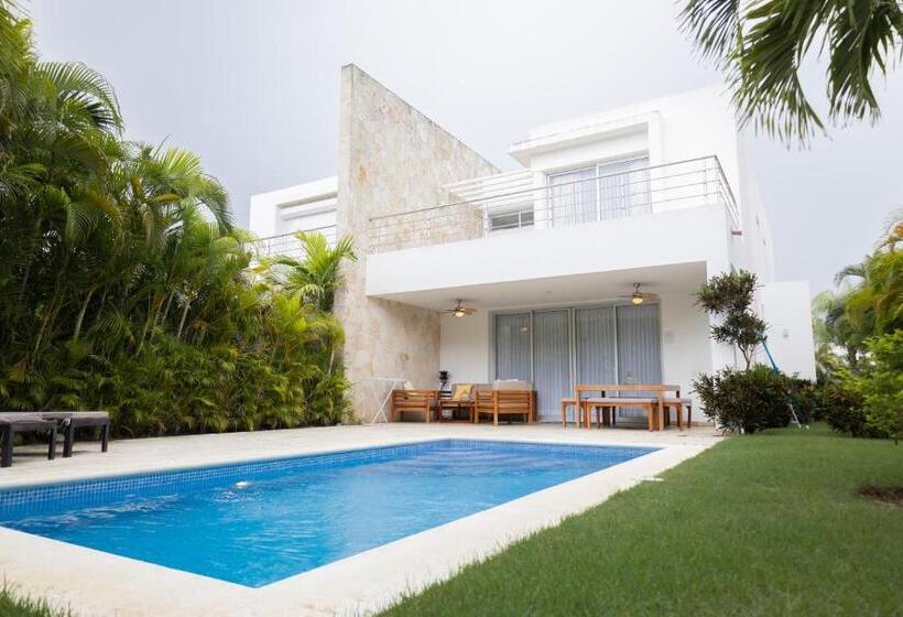 استراحتگاه Ka  Romana Residences