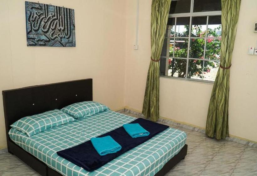 تختخواب و صبحانه Indiana Cafe & Dorm