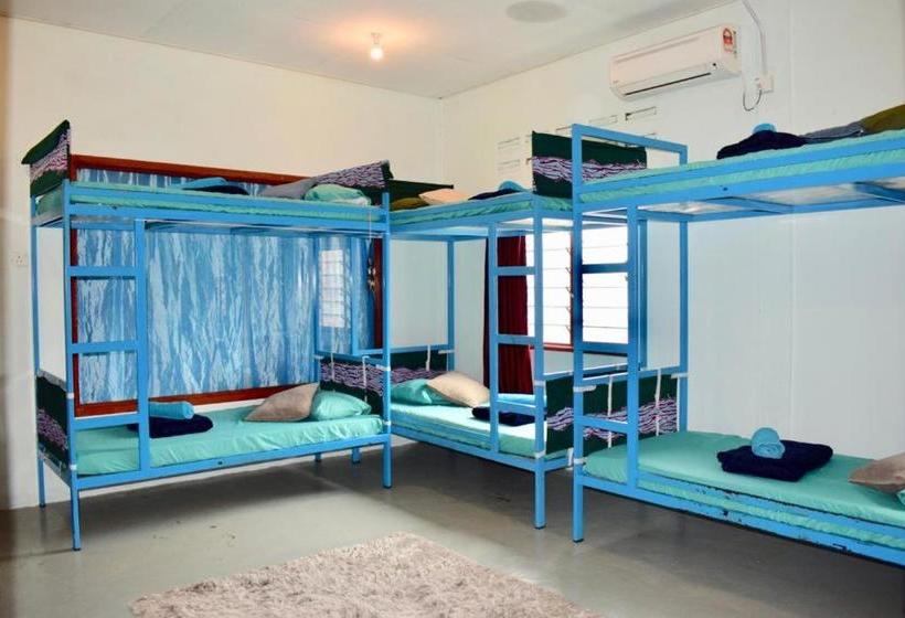 تختخواب و صبحانه Indiana Cafe & Dorm