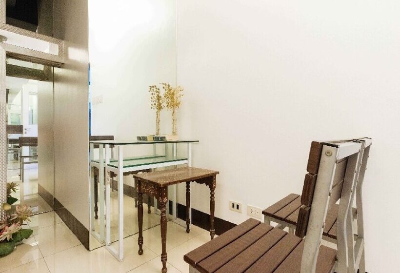 فندق Reddoorz Plus At Banawe Quezon City