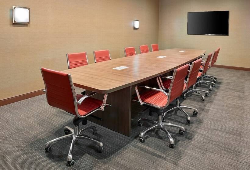 ホテル Four Points By Sheraton Edmonton West