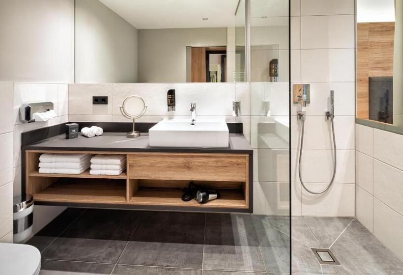 هتل Modern Mountain