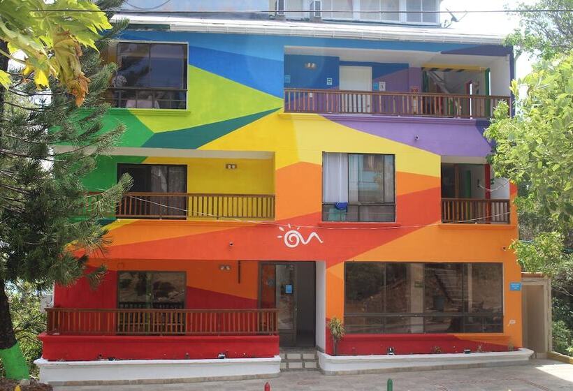 هتل On Vacation Magic Hill