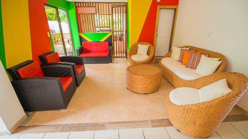 هتل On Vacation Magic Hill