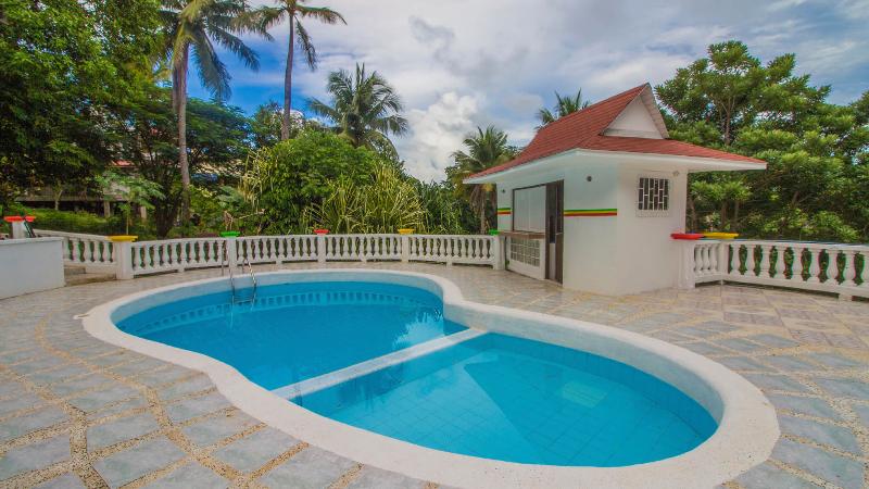 هتل On Vacation Magic Hill