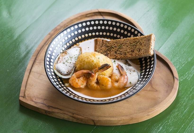 استراحتگاه Pinkcoco Gili Air   Constant Surprises & For Cool Adults Only