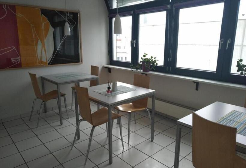 هتل Atelier Guesthouse