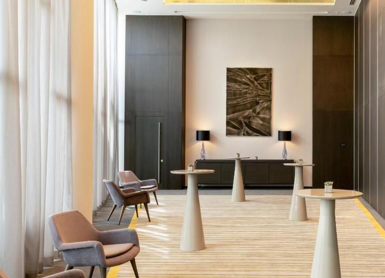 בית מלון כפרי Centro Westside By Rotana